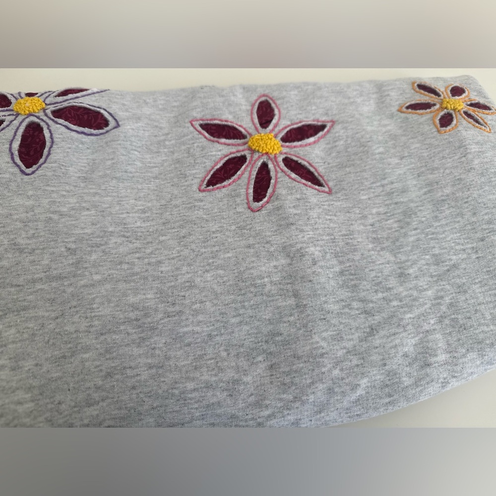 Boho Cottagecore Hand Embroidered Floral Sweatshirt One of a Kind Women’s L - Picture 9 of 10